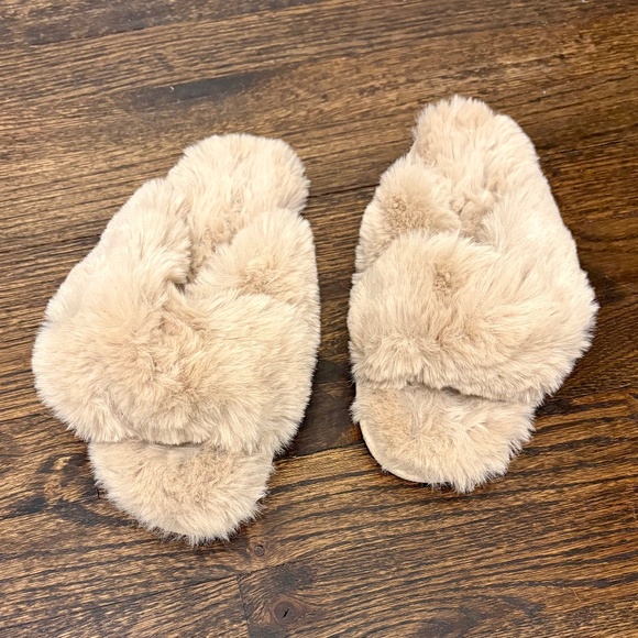 Faux Fur Slipper Bundle Set of 2, Size 5 - 6 - Picture 4 of 12